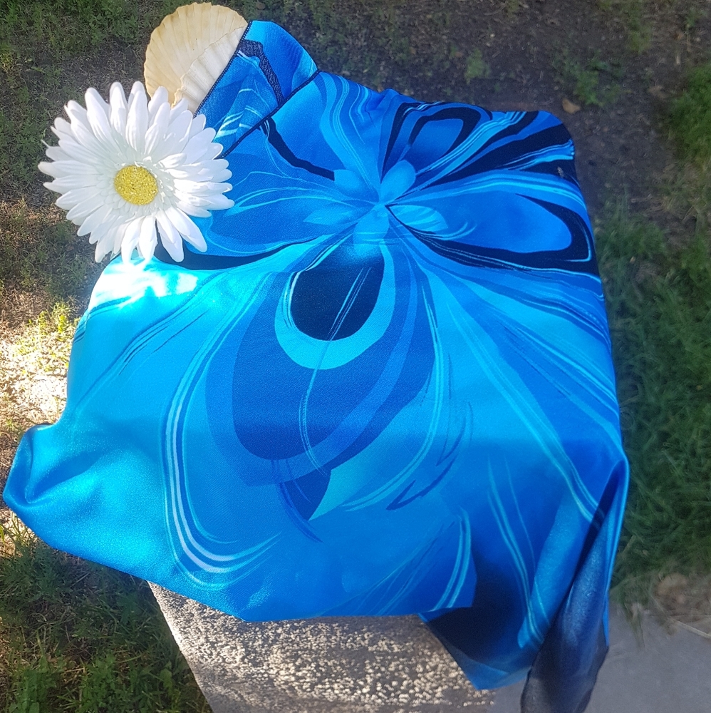 👙 Surreal Blue Flower Swimsuit Wrap